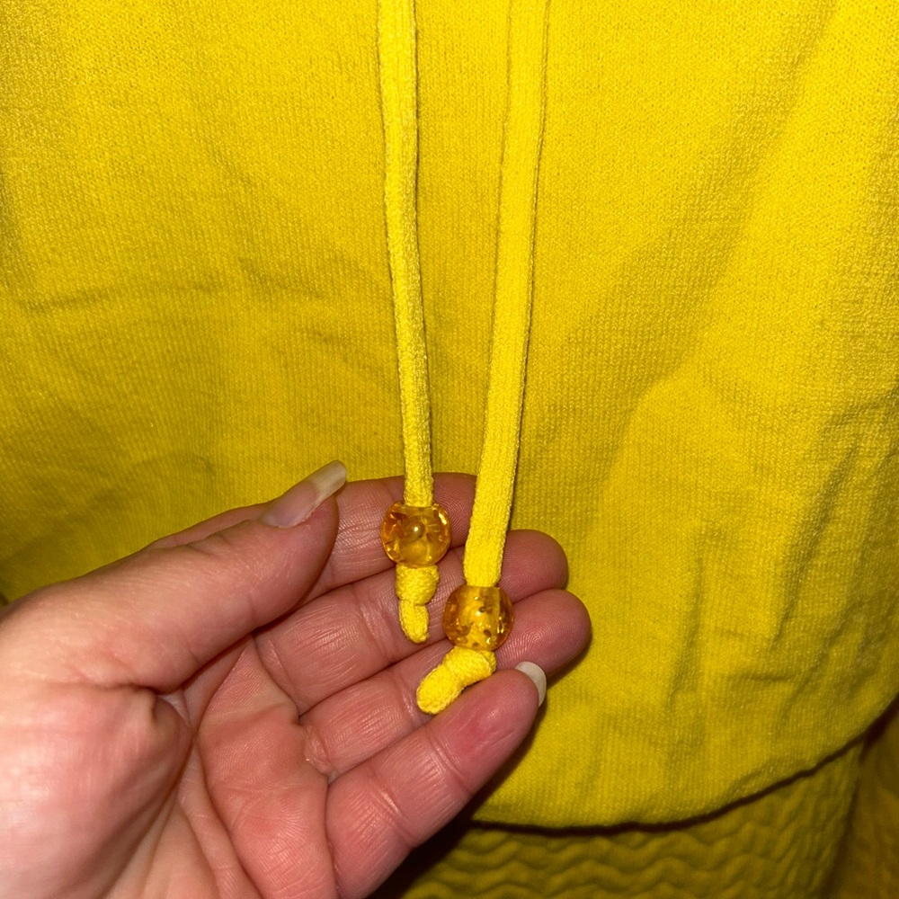 💛Cache Yellow Top💛 - Picture 5 of 10